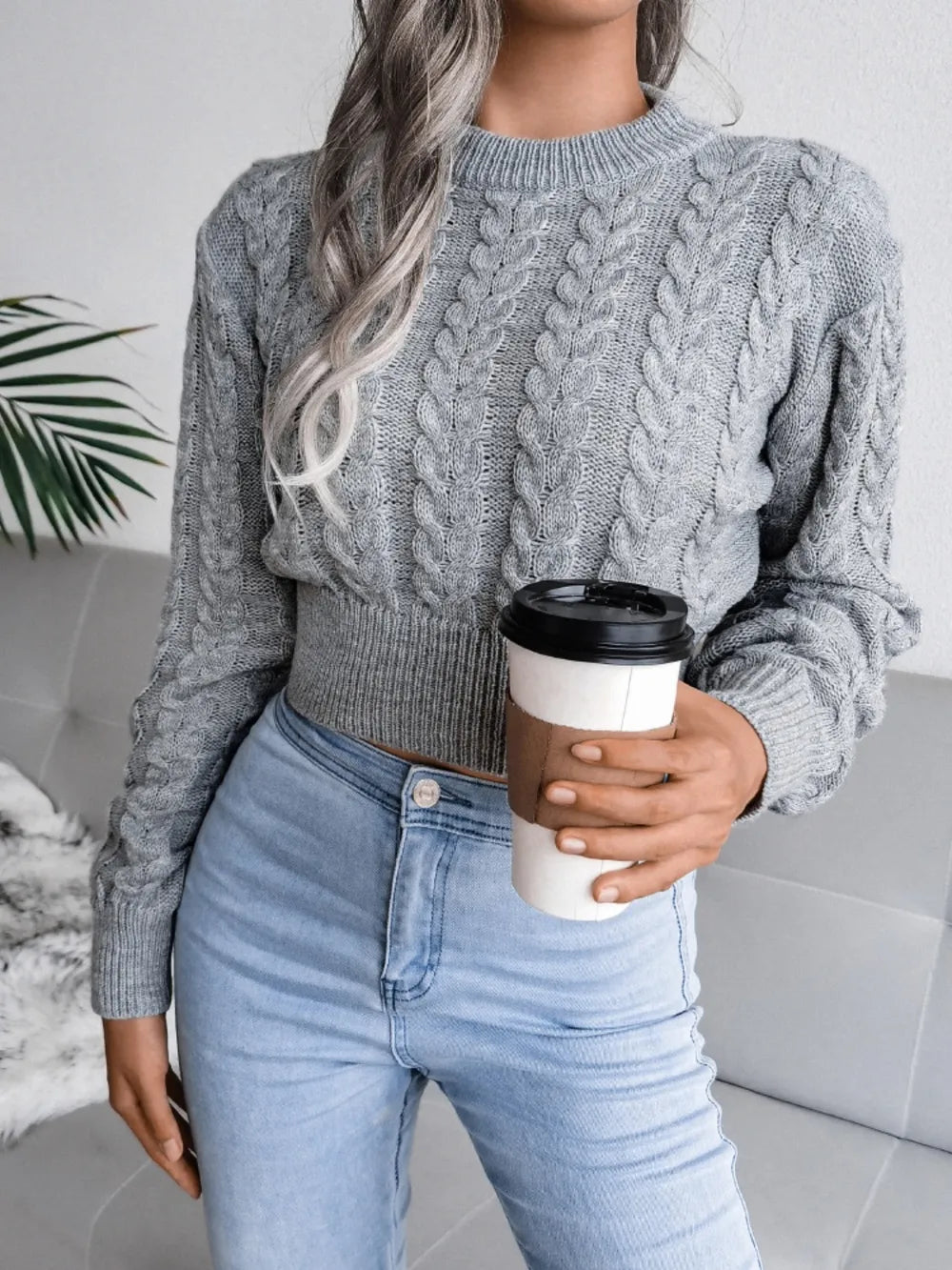 Twists waist closing knitting navel revealing sweater