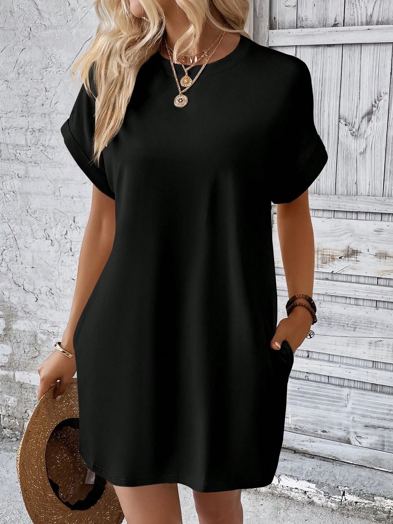 Short sleeved solid color round neck dress with pocket casual dress