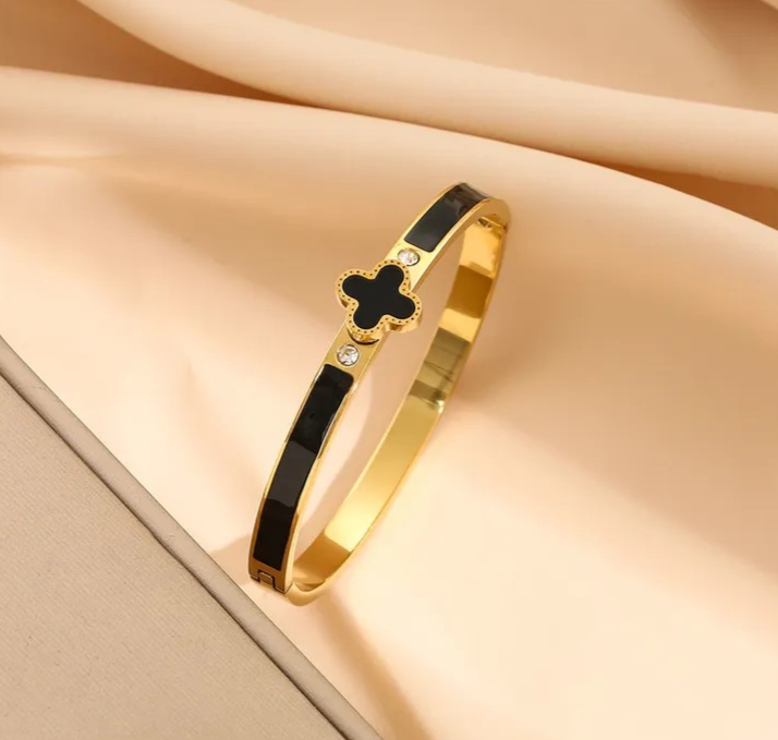 精致珐琅手镯 镀金珐琅三叶草