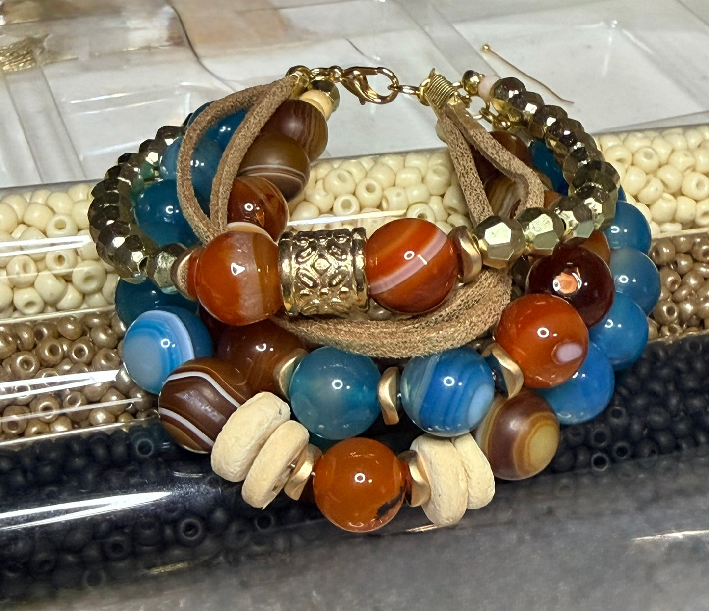 Elegant multi-layer beaded bracelet