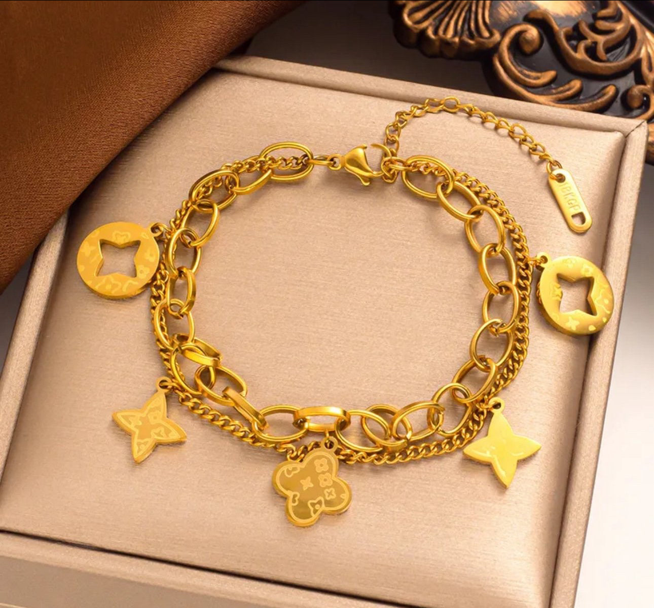 雕刻三叶草吊饰多层手链耐用不锈钢