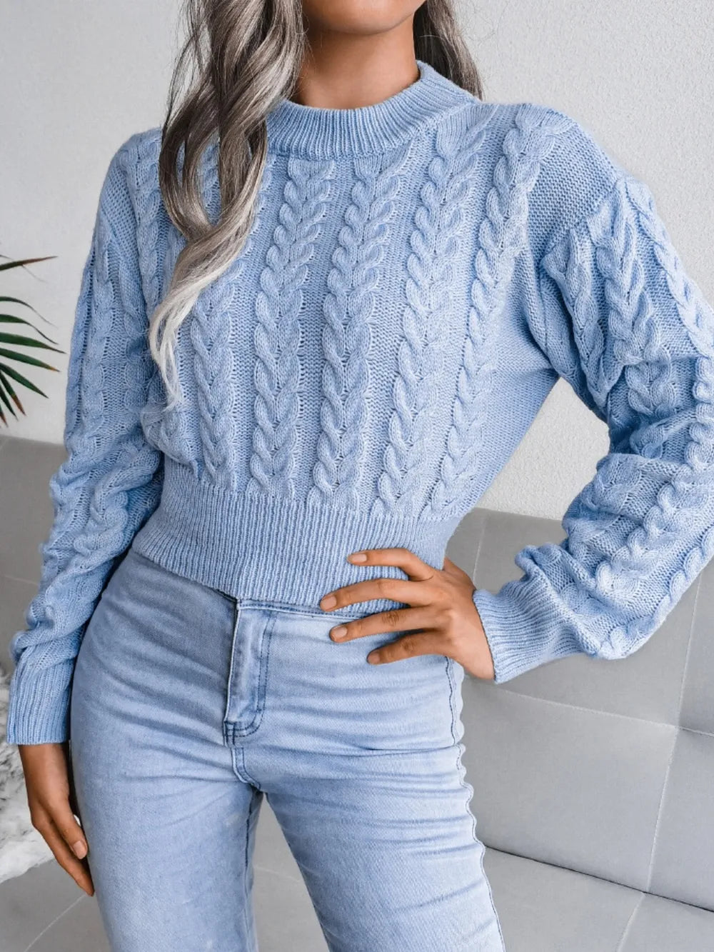 Twists waist closing knitting navel revealing sweater